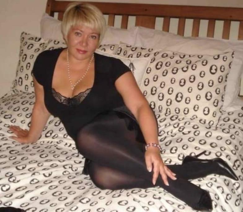 25P Mature Amateur Clothed 13