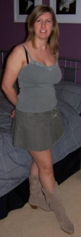 25P Mature Amateur Clothed 13