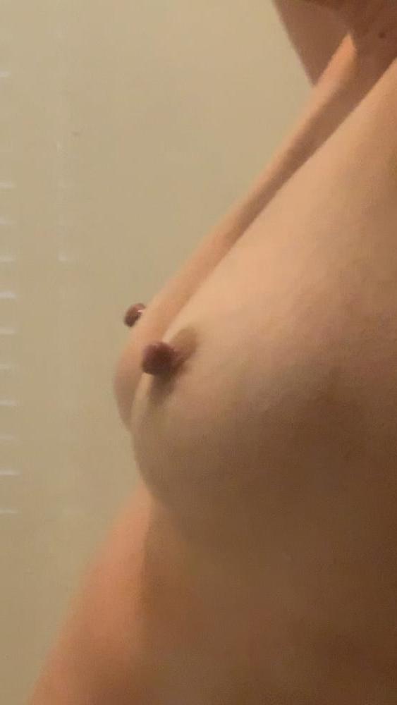 25P Tits of all Sizes - MILF bathroom addition