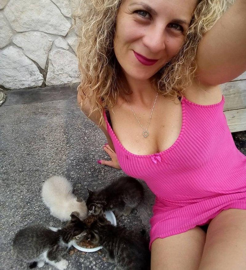 25P Monika Hot milf
