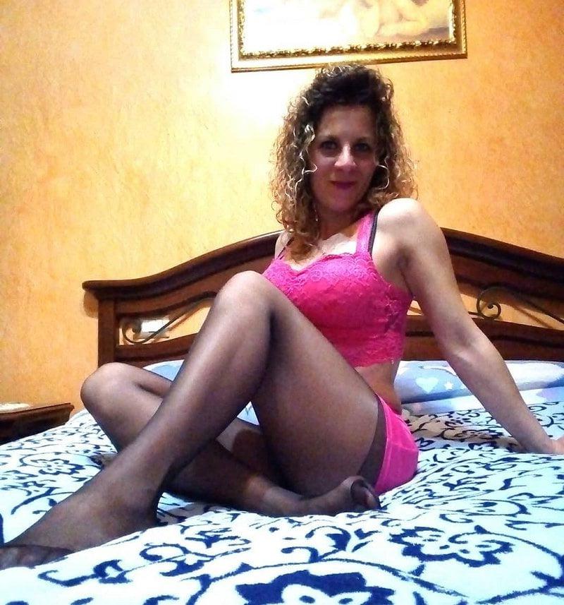 25P Monika Hot milf