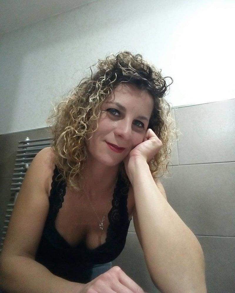 25P Monika Hot milf