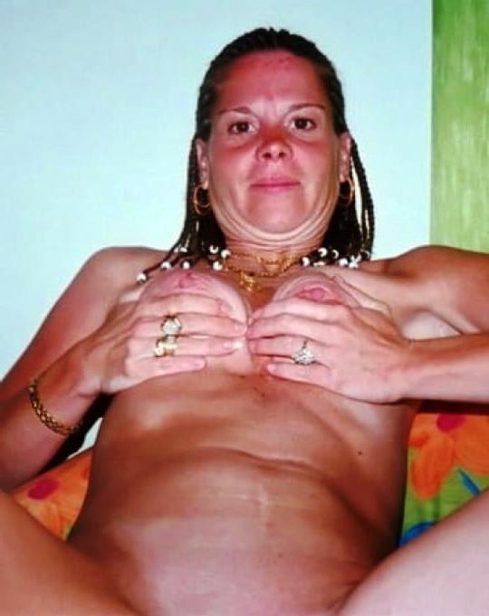 25P Exposed webslut