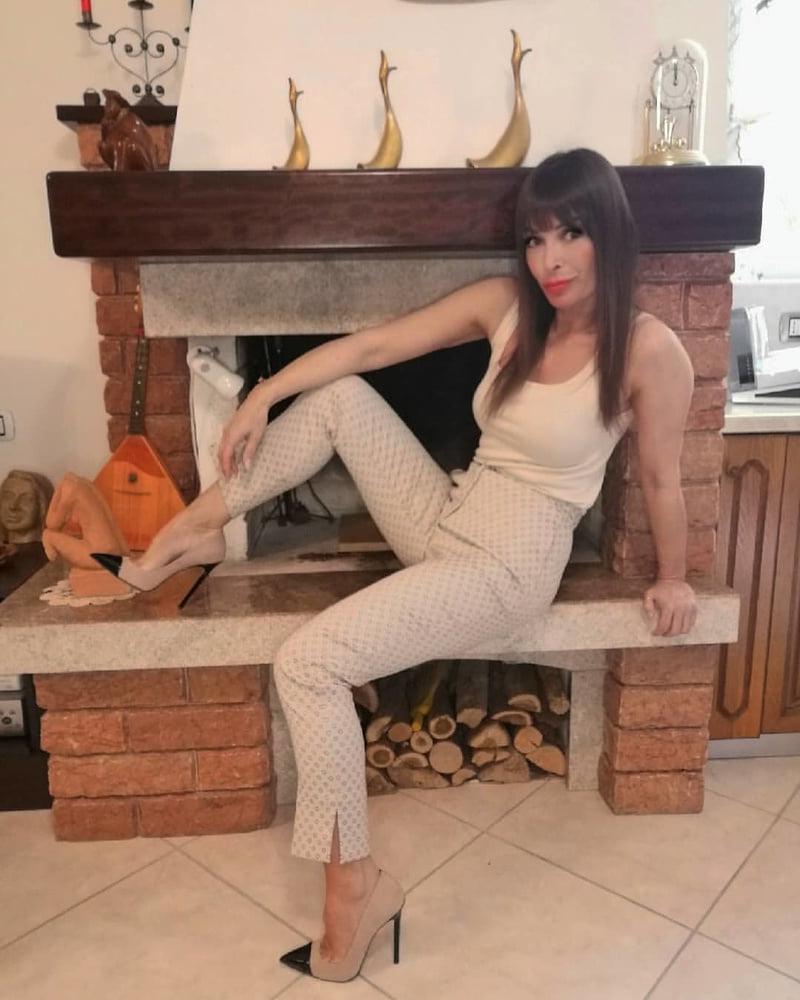 25P Amazing Milf 19