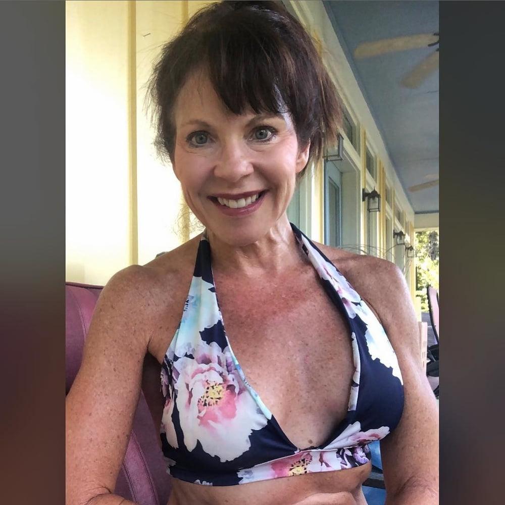 25P Amazing Milf 14