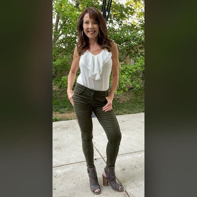 25P Amazing Milf 14