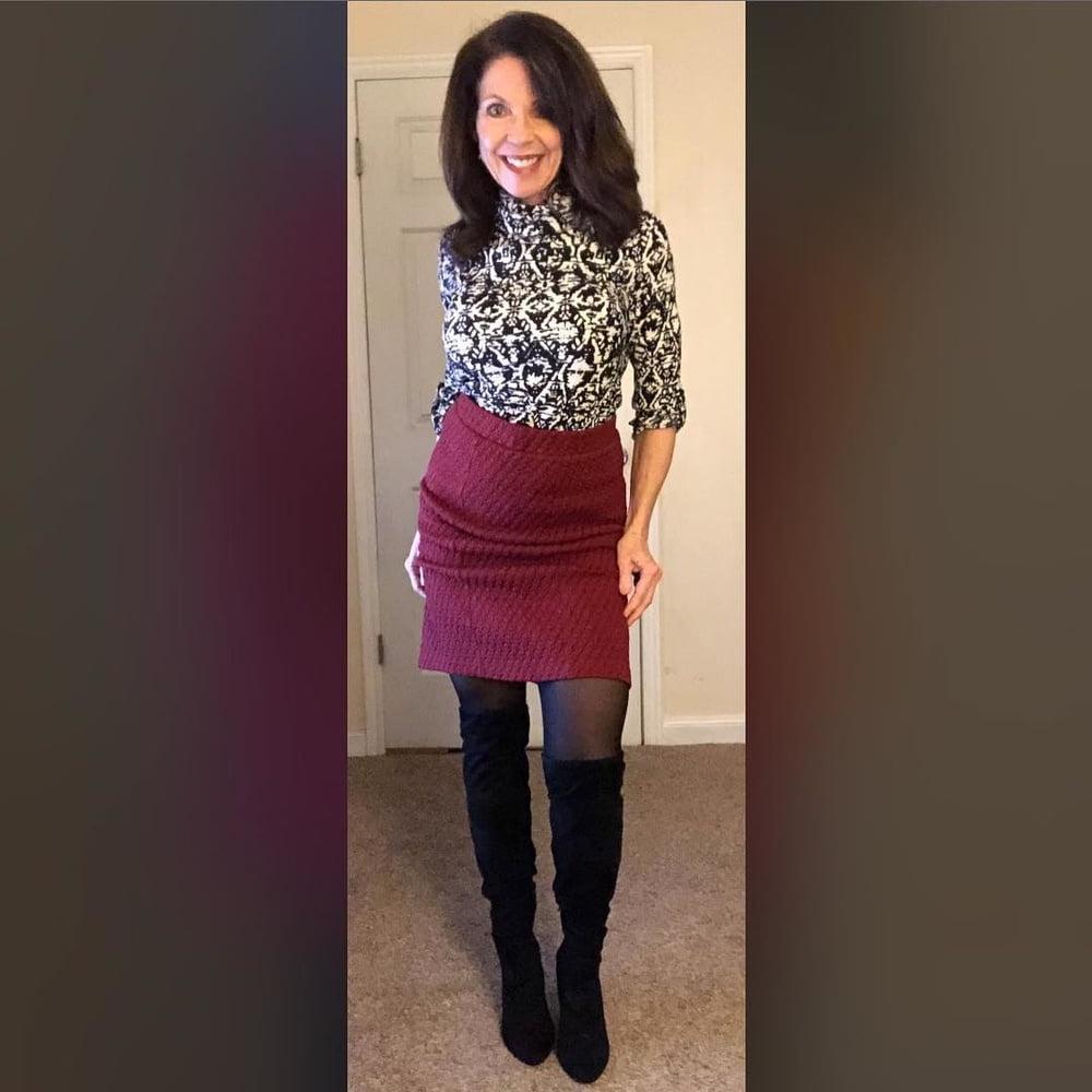 25P Amazing Milf 14