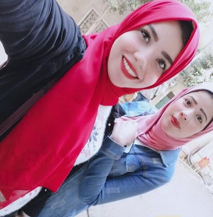 25P Hot hijab and niqab spy