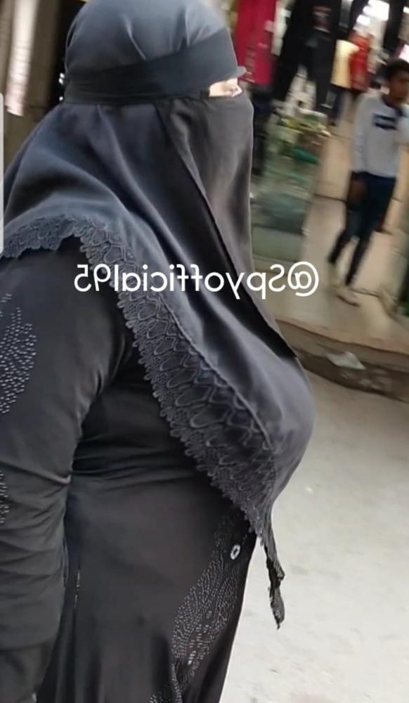 25P Hot hijab and niqab spy
