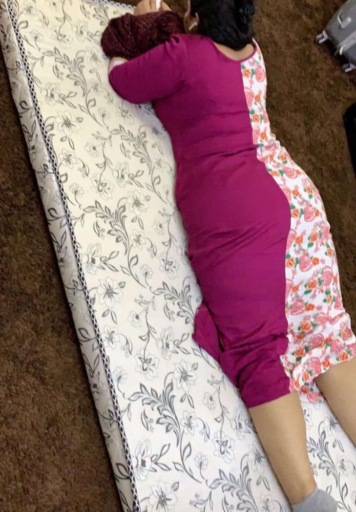 25P Hot hijab and niqab spy