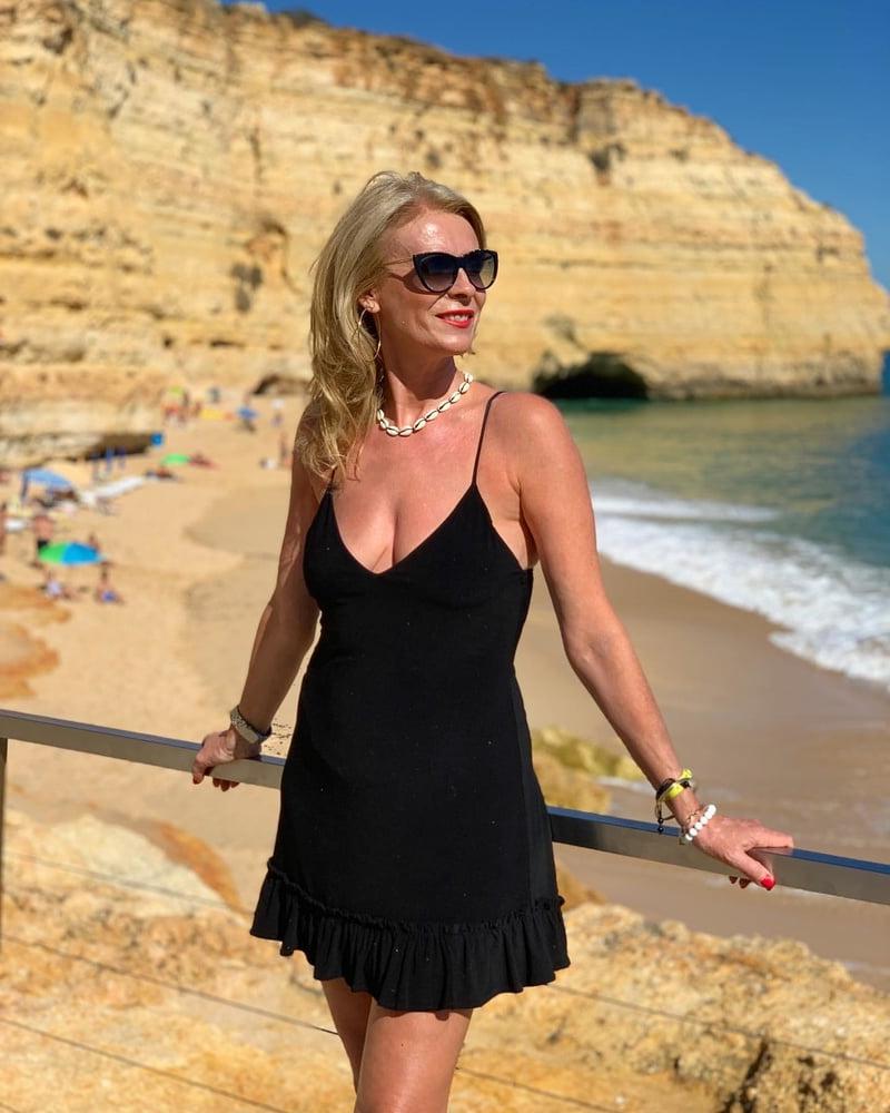 25P Amazing Milf 15
