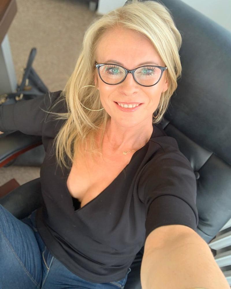 25P Amazing Milf 15