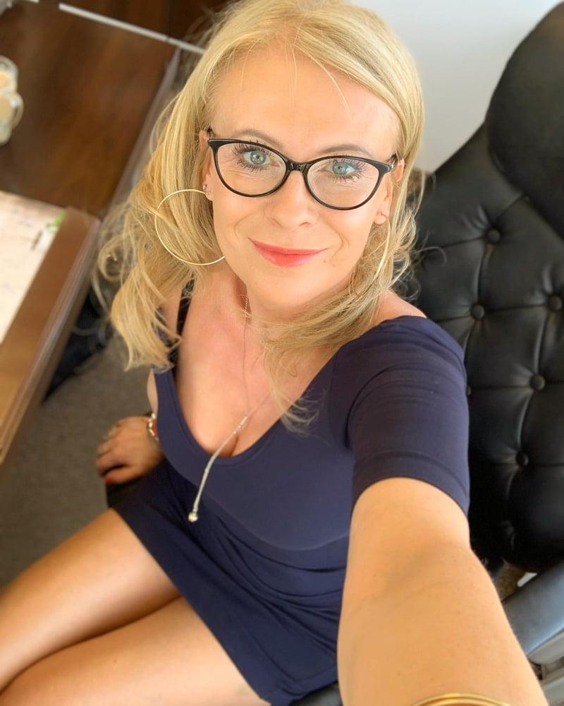 25P Amazing Milf 15