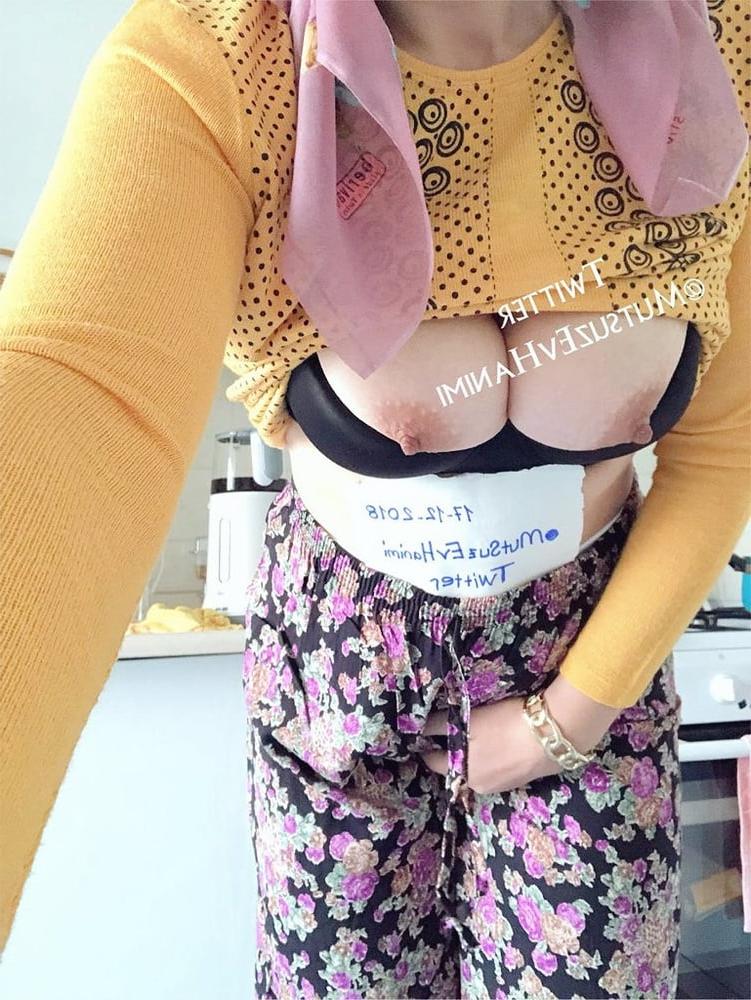 11P Turkish MILF Ev Hanimi Turbanli Mature Amateur