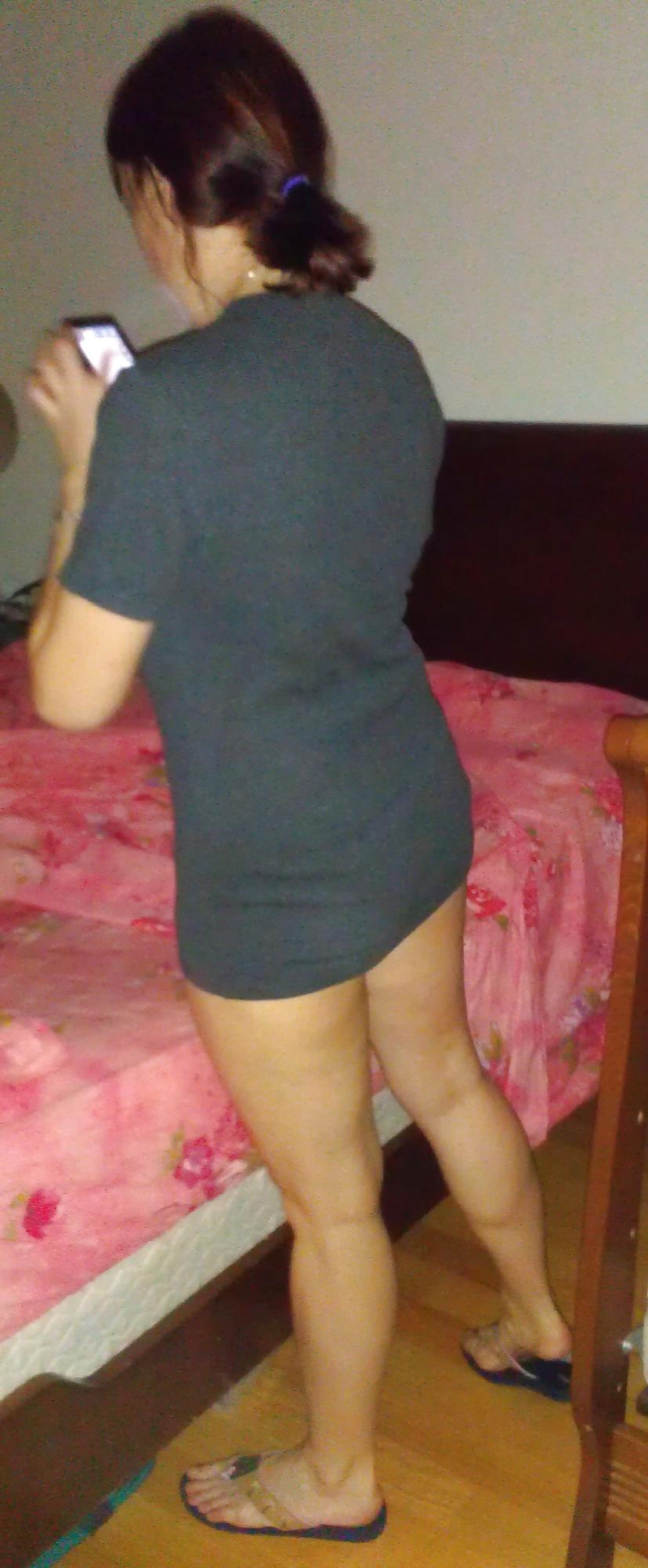 7P Wife Posing and Lubing for BBC