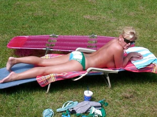 25P Melanie - Mature MILF With Gr8 Fake Tits &amp; Nice Overall Body