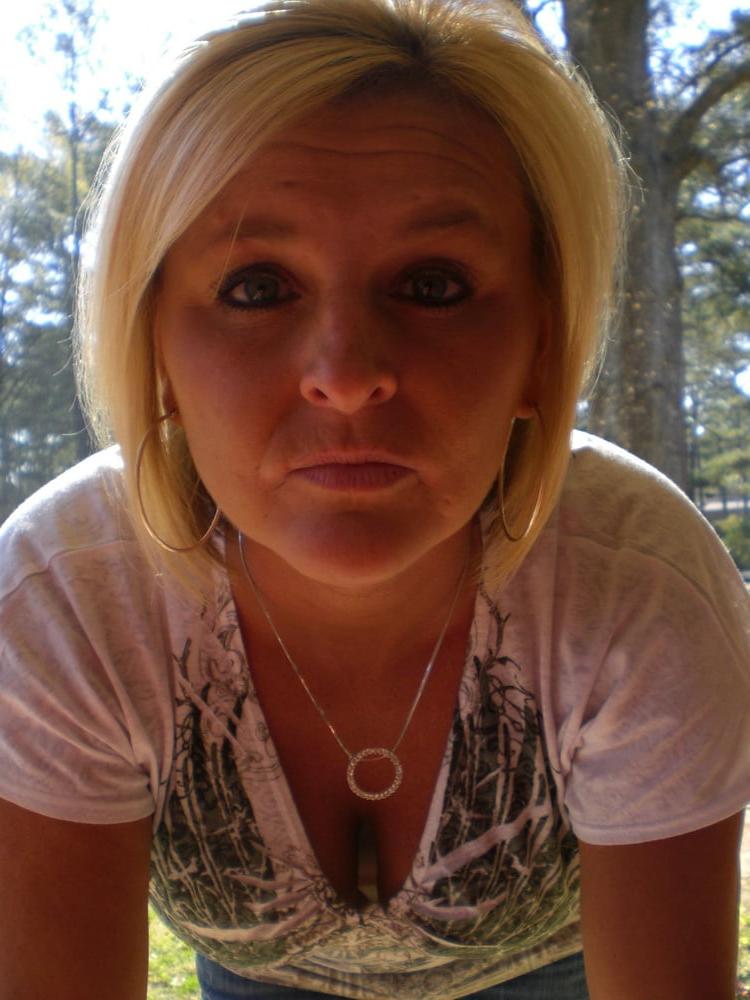 25P Melanie - Mature MILF With Gr8 Fake Tits &amp; Nice Overall Body