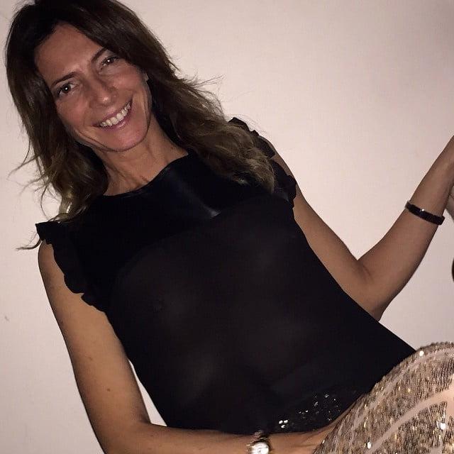 25P Rich Skinny Italian MILF