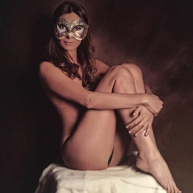 25P Rich Skinny Italian MILF