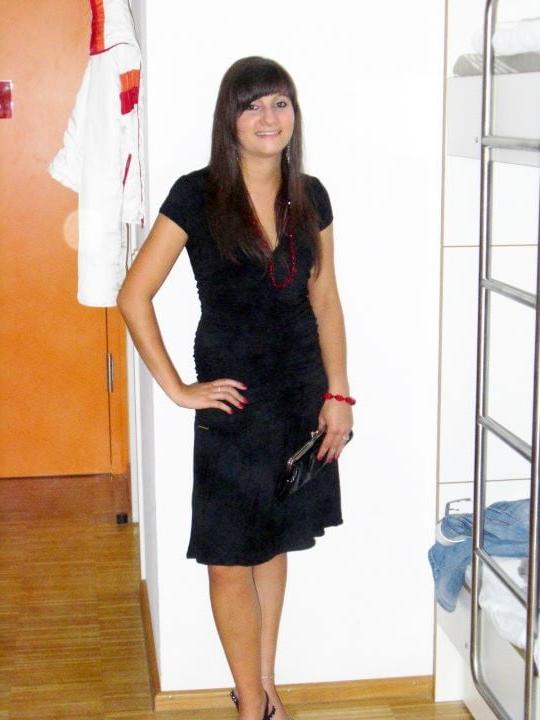 9P SEXY AMATEUR MILF (SG)