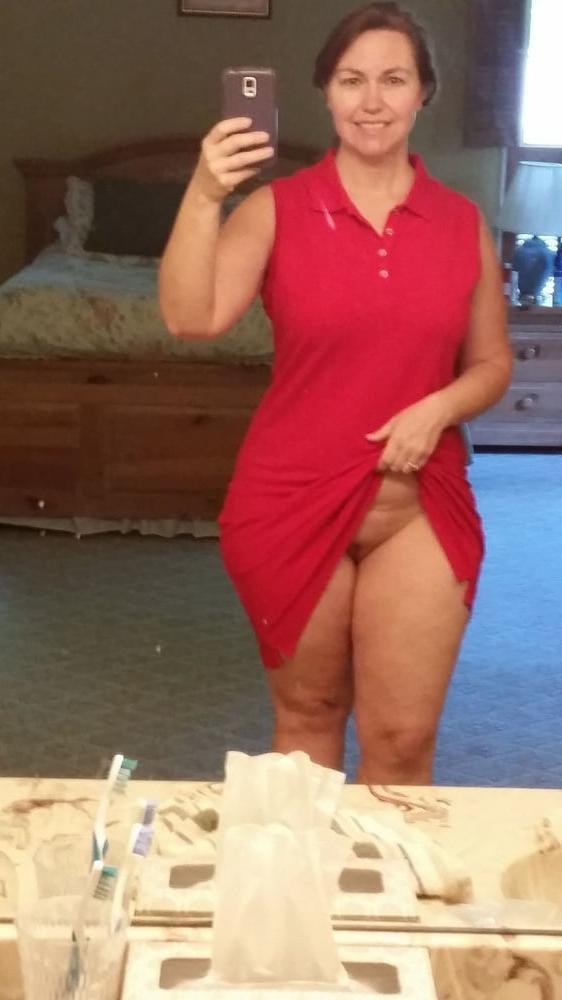 11P Amateur milf expoed
