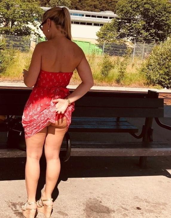 25P Hot Wivers 4 Black Cock vol. 2