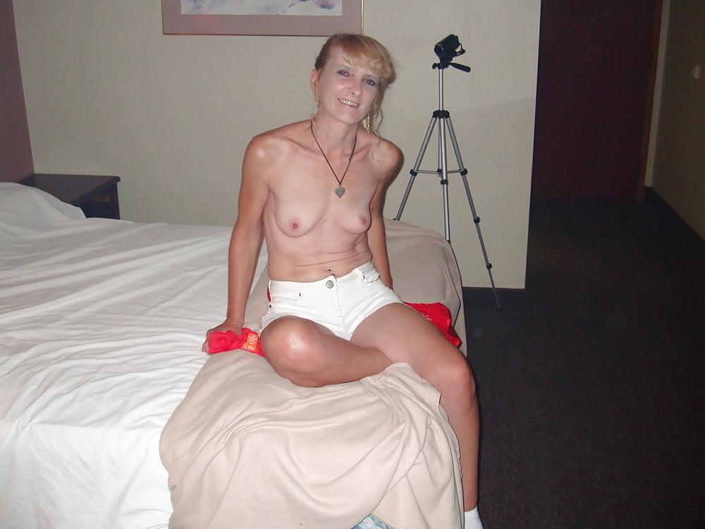 25P Hot Wivers 4 Black Cock vol. 1