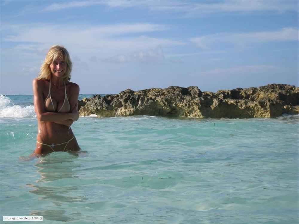 25P Amateur MILF