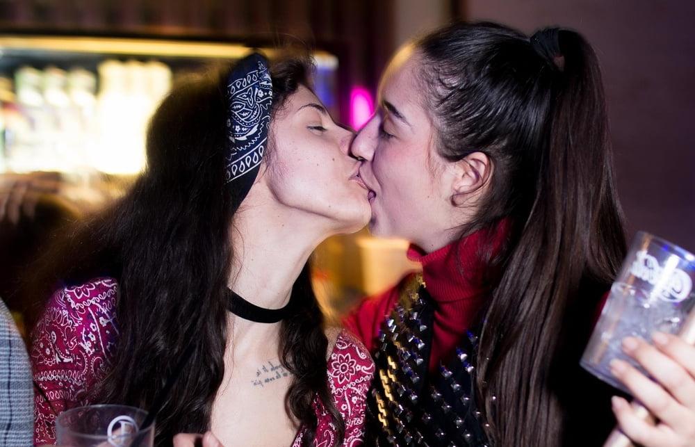 20P Girls on Girls (11)