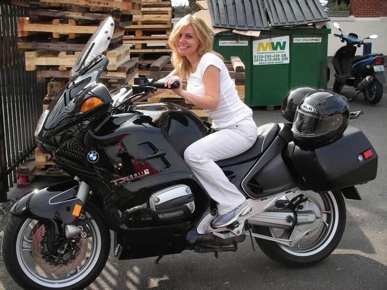 9P Hot MILF exposed 2