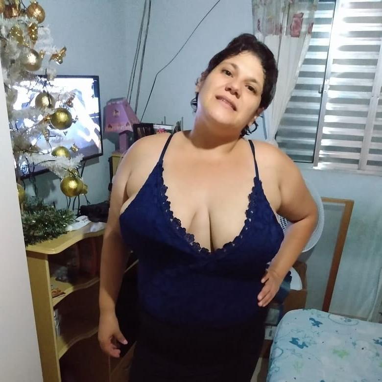 25P Curvy amateur Milf Nadia 48y (cum &amp; comment)
