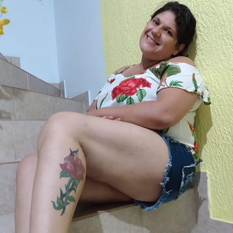 25P Curvy amateur Milf Nadia 48y (cum &amp; comment)