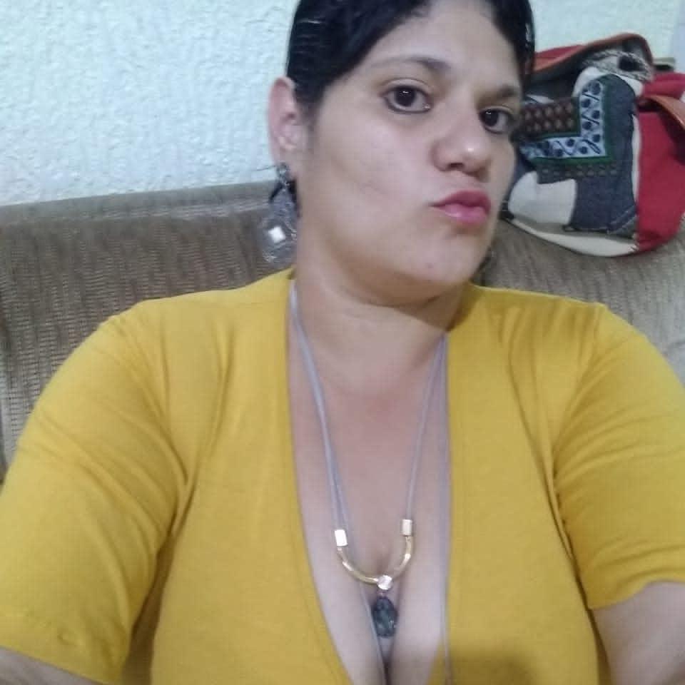 25P Curvy amateur Milf Nadia 48y (cum &amp; comment)