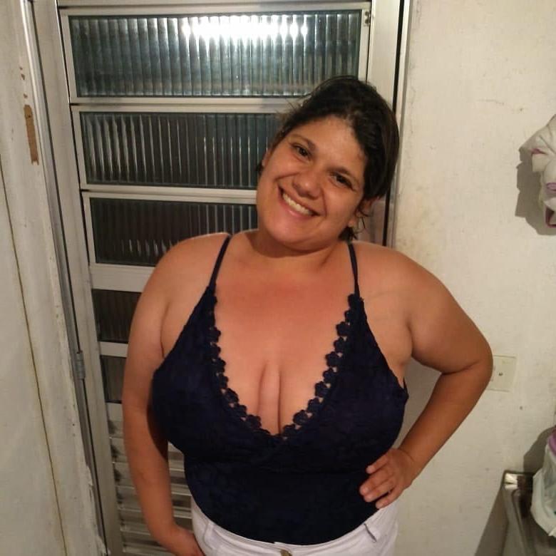 25P Curvy amateur Milf Nadia 48y (cum &amp; comment)