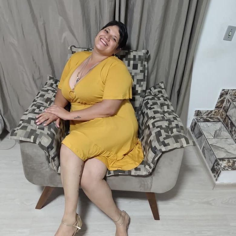 25P Curvy amateur Milf Nadia 48y (cum &amp; comment)