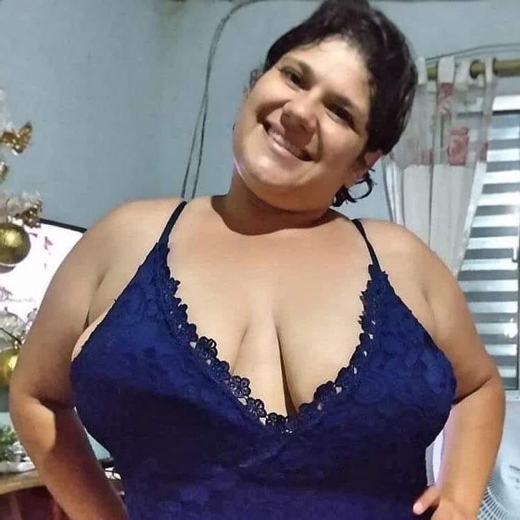 25P Curvy amateur Milf Nadia 48y (cum &amp; comment)