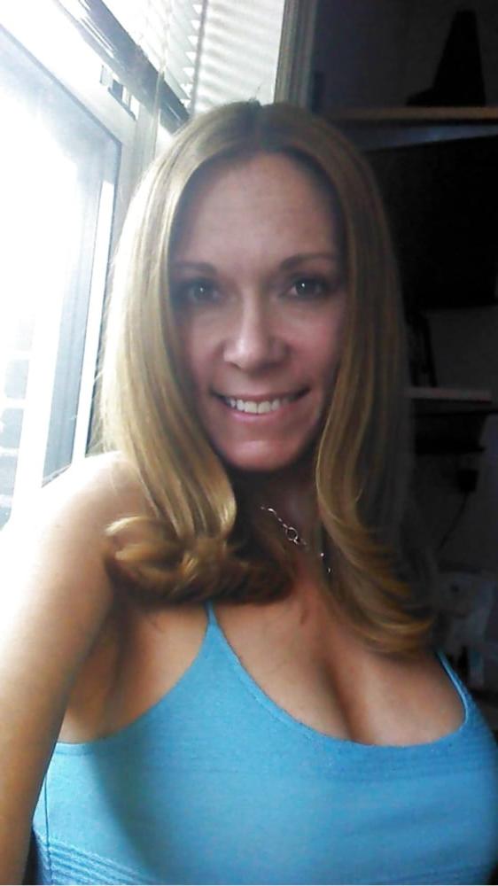 25P Amateur MILFs 1