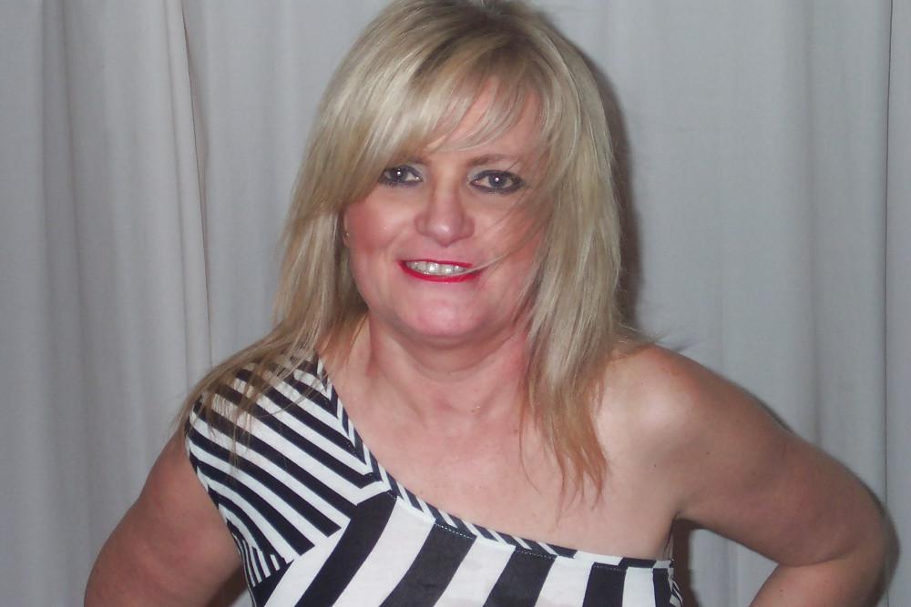 14P UK Amateur Slut Milf Samantha 23