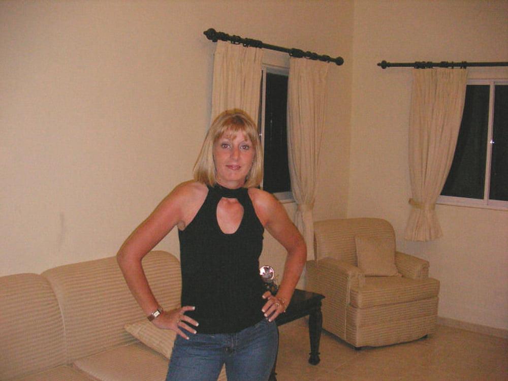 21P Blonde MILF's Bi Hook Up