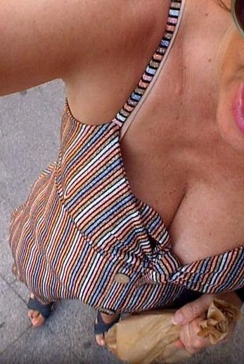 25P BUSTY MILF