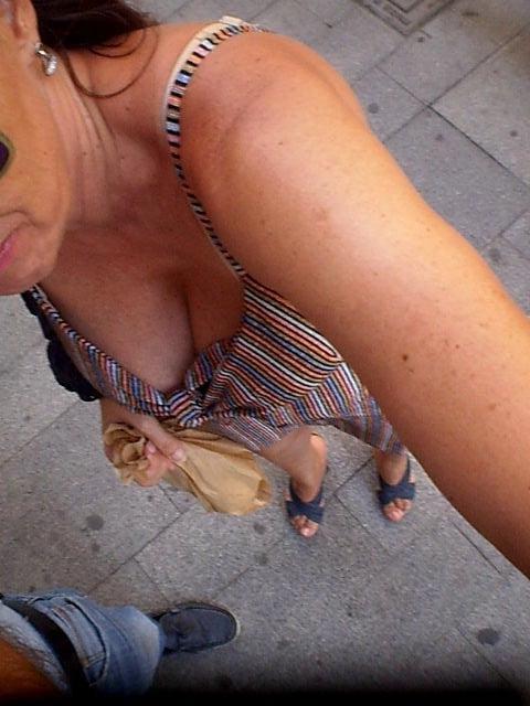 25P BUSTY MILF