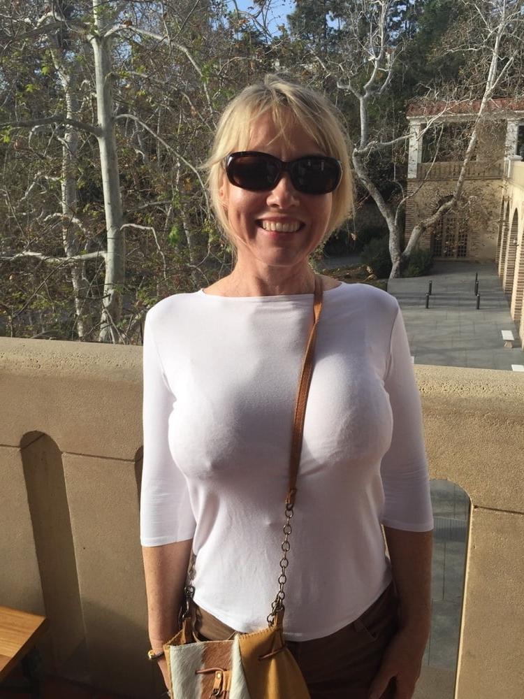 11P Blonde milf