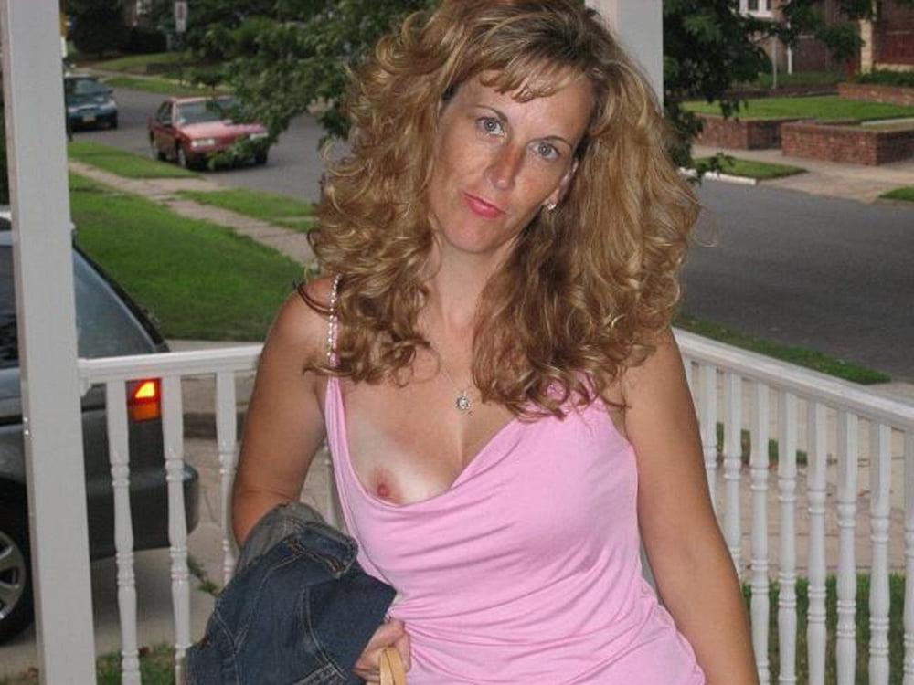25P Public MILFs 07
