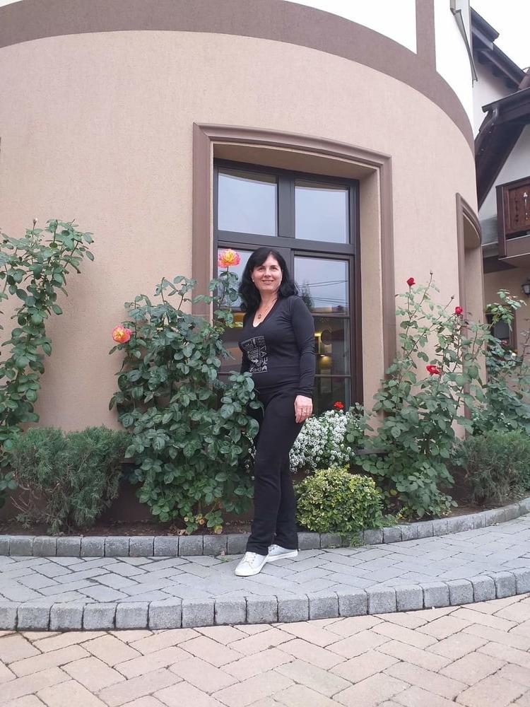 14P Facebook milfs