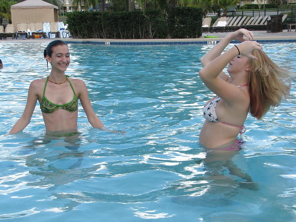 20P Exgf and friend on vacation