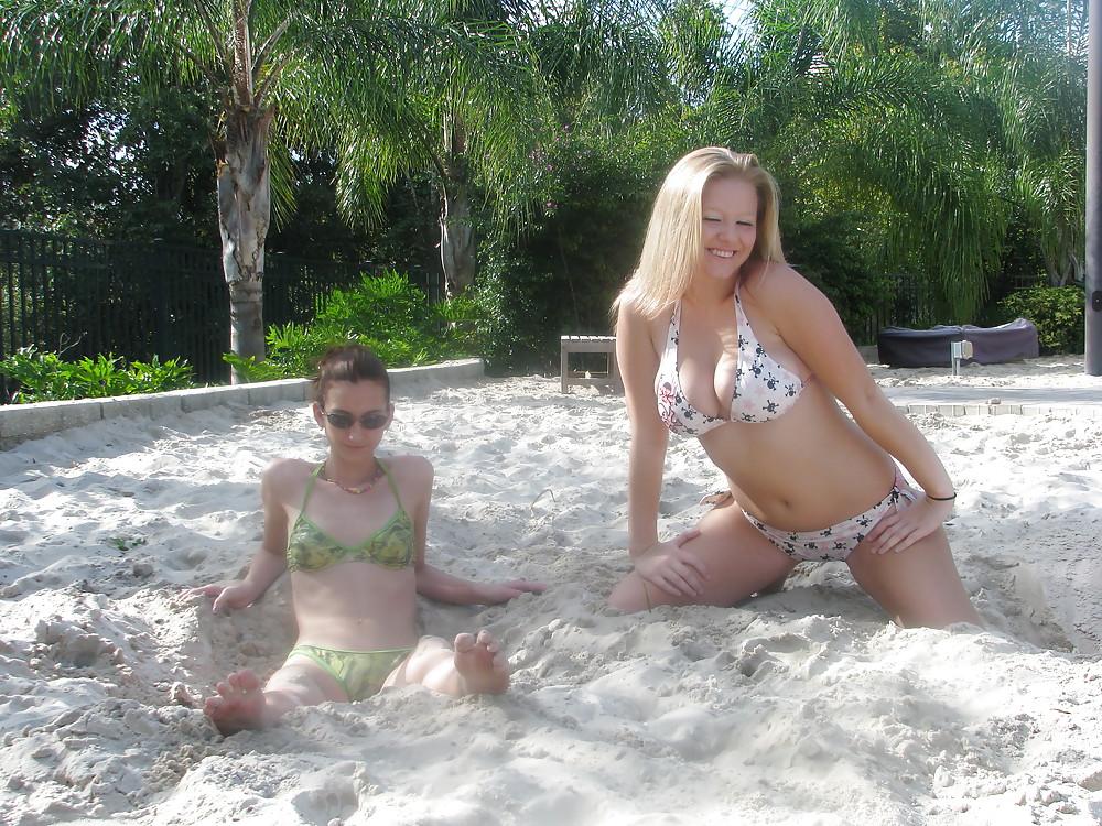 20P Exgf and friend on vacation