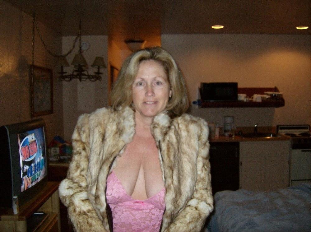 25P Hot Milf 43