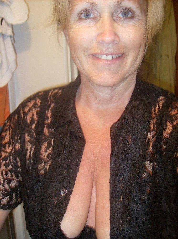 25P Hot Milf 43
