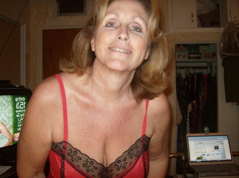 25P Hot Milf 43