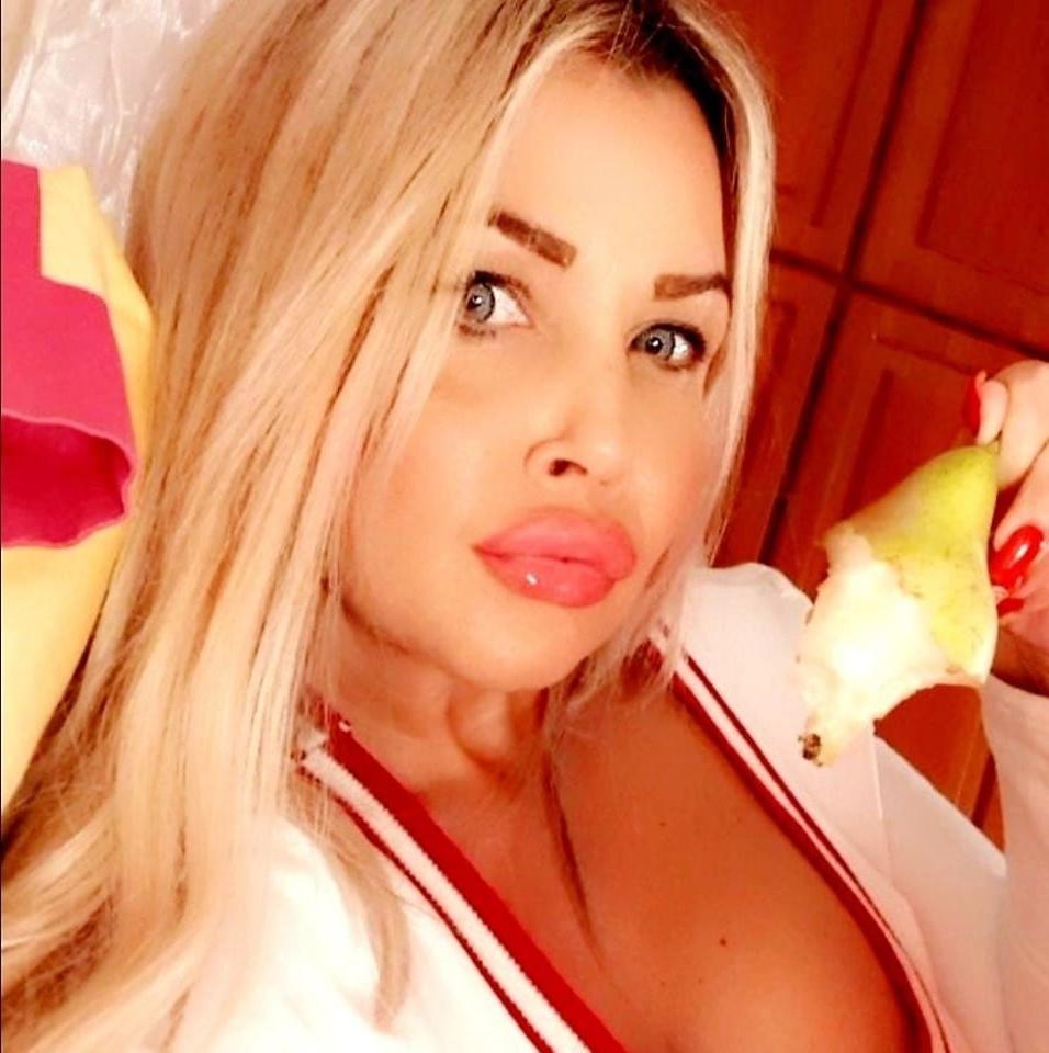 25P Greek Huge Tits Milf Vol 3